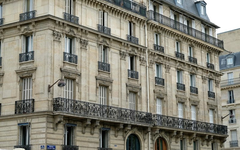 Façade haussmannienne en pierre de taille